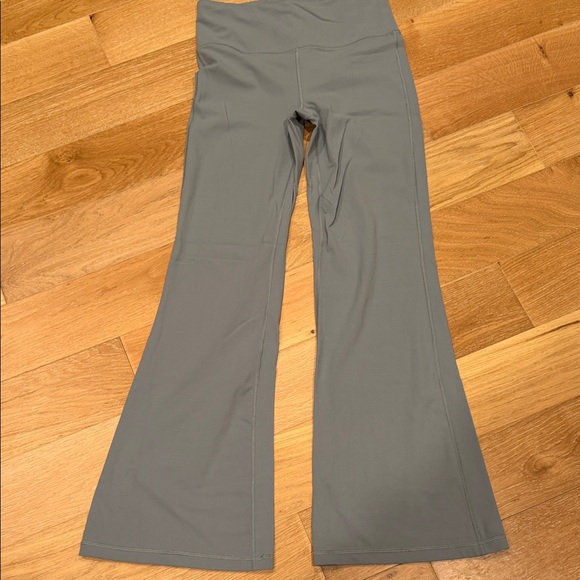 Athleta elation Flare pants medium new - Picture 2 of 5